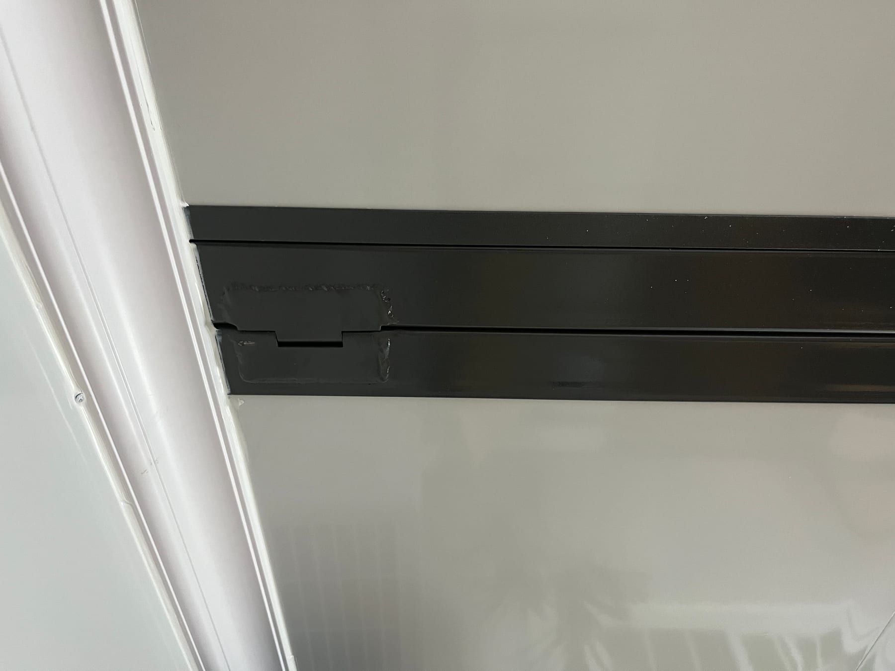 Expandable house folding hinge detail